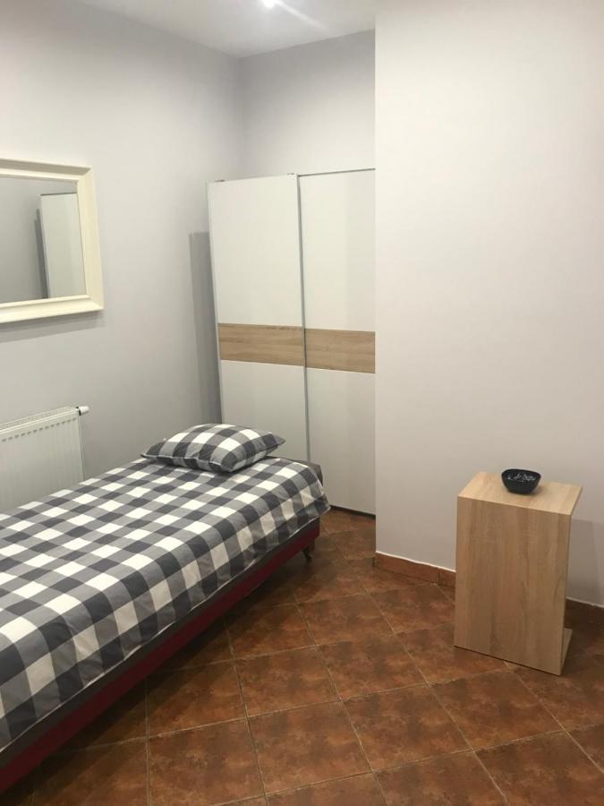 Piwnica Hostel Miechow Luaran gambar