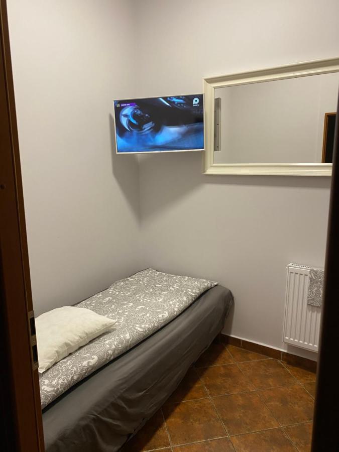 Piwnica Hostel Miechow Luaran gambar